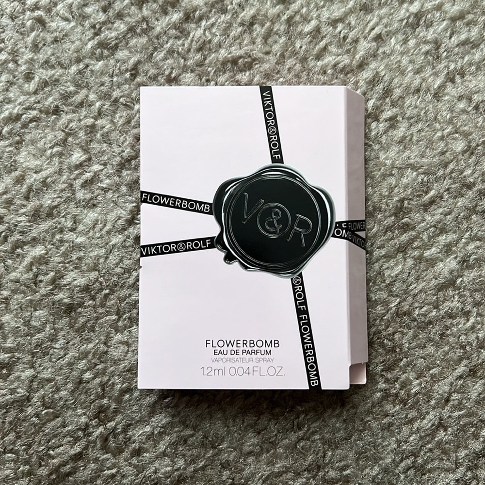 ❗️LAST 1❗️🤎5 For $25🤎 VIKTOR & ROLF Flowerbomb Fragrance Trial Sample Size